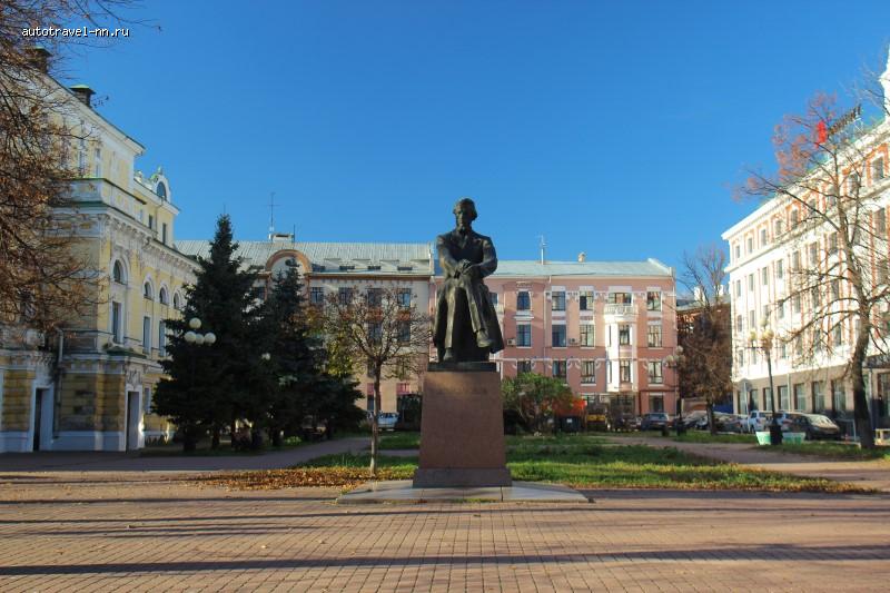 Памятник Добролюбову