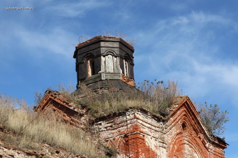 Леонтьевский храм в Выжлее